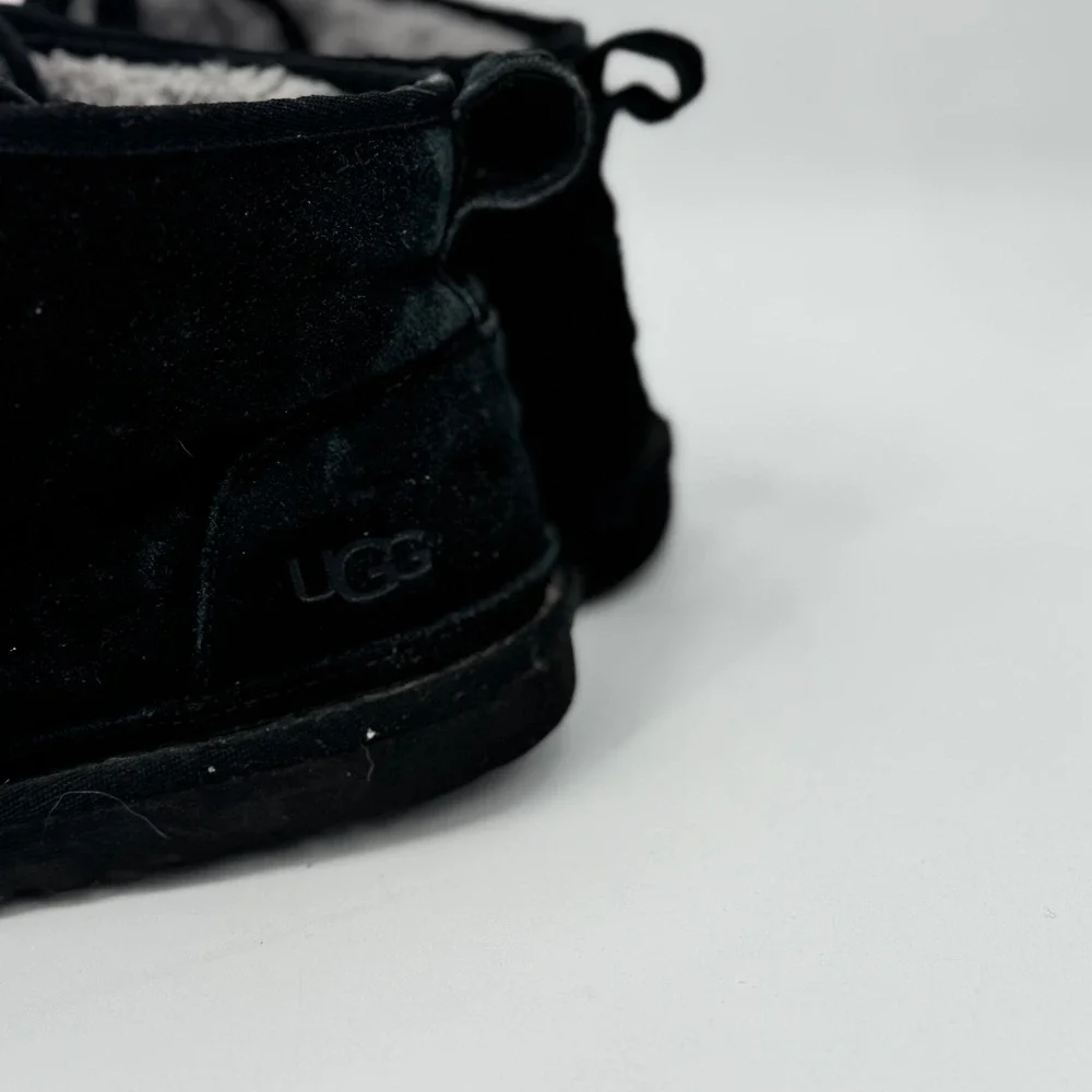 UGG Men's Neumel Chukka Boots Black Suede UGGplush Wool Lining Size 12‎ Fair